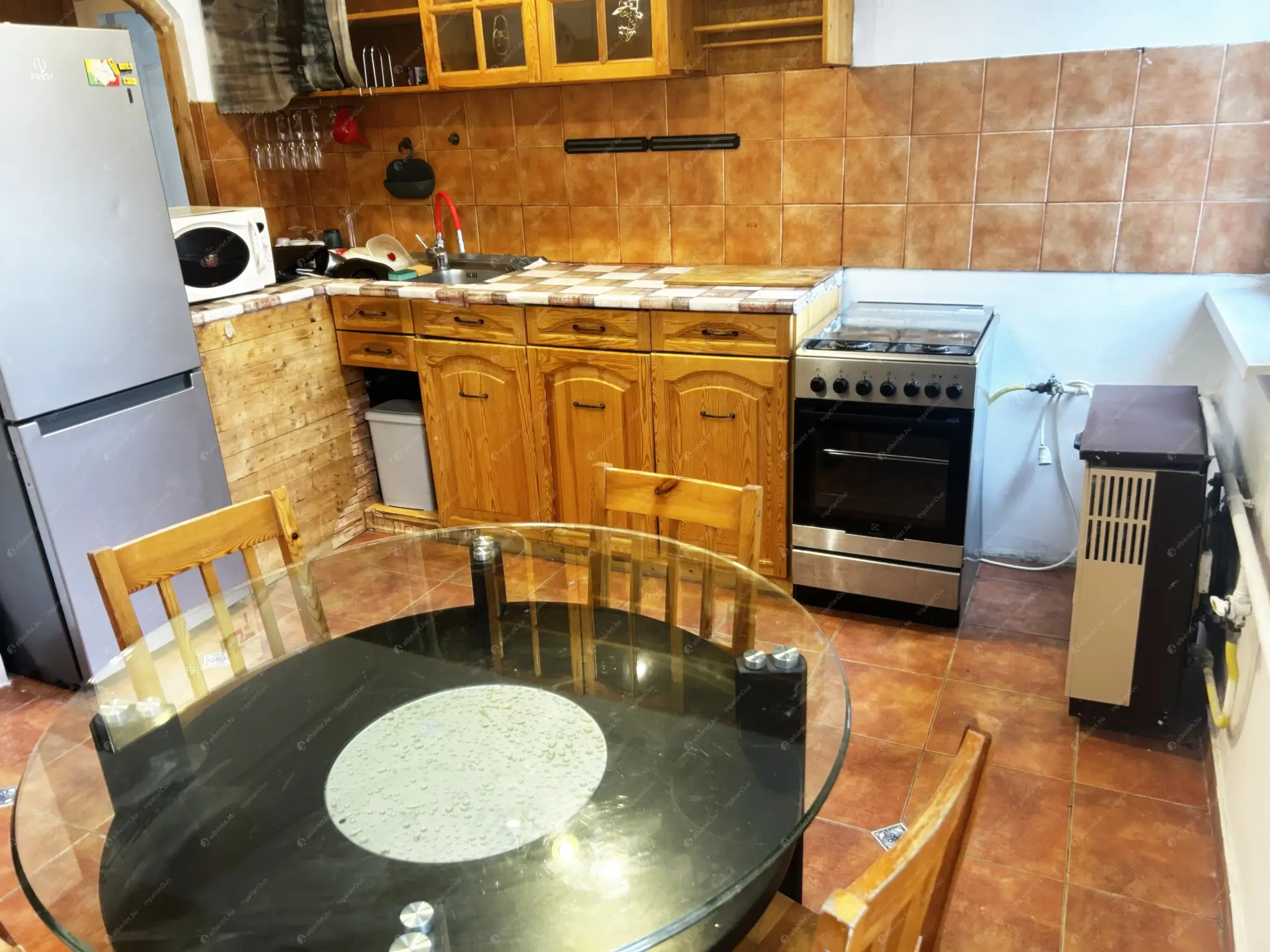 Kiadó albérlet 220000 Ft/hó áron: Budapest, XVI. kerület  Koronafürt utca. Mérete: 51 nm, 1 szobás | Alberlet.hu - 6599648