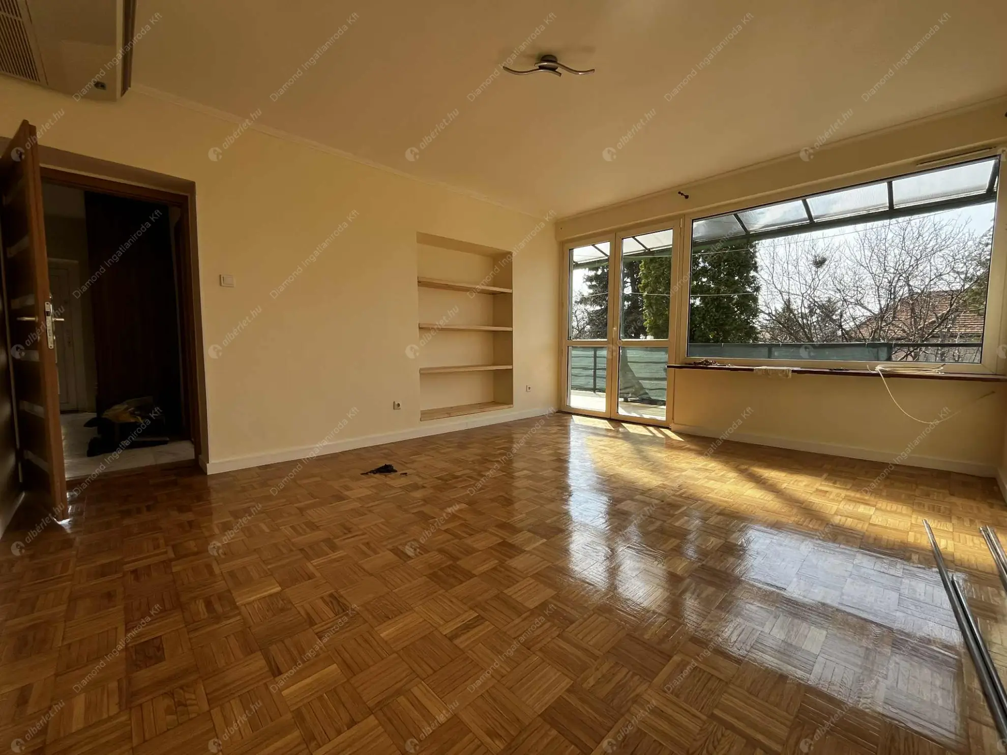 Kiadó albérlet 399000 Ft/hó áron: Budapest, XVI. kerület  Kossuth Lajos utca. Mérete: 90 nm, 4 szobás | Alberlet.hu - 6592750