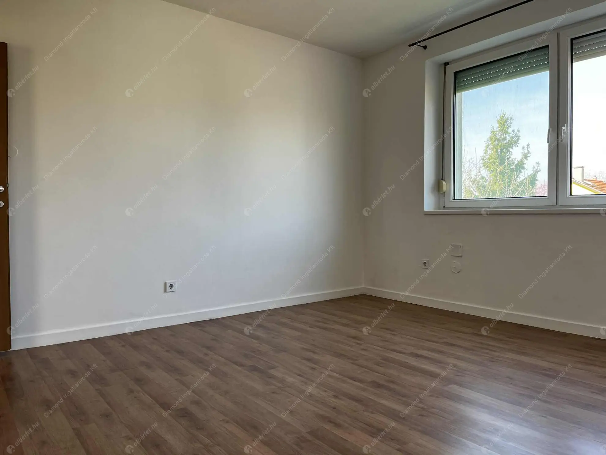 Kiadó albérlet 399000 Ft/hó áron: Budapest, XVI. kerület  Kossuth Lajos utca. Mérete: 90 nm, 4 szobás | Alberlet.hu - 6592754