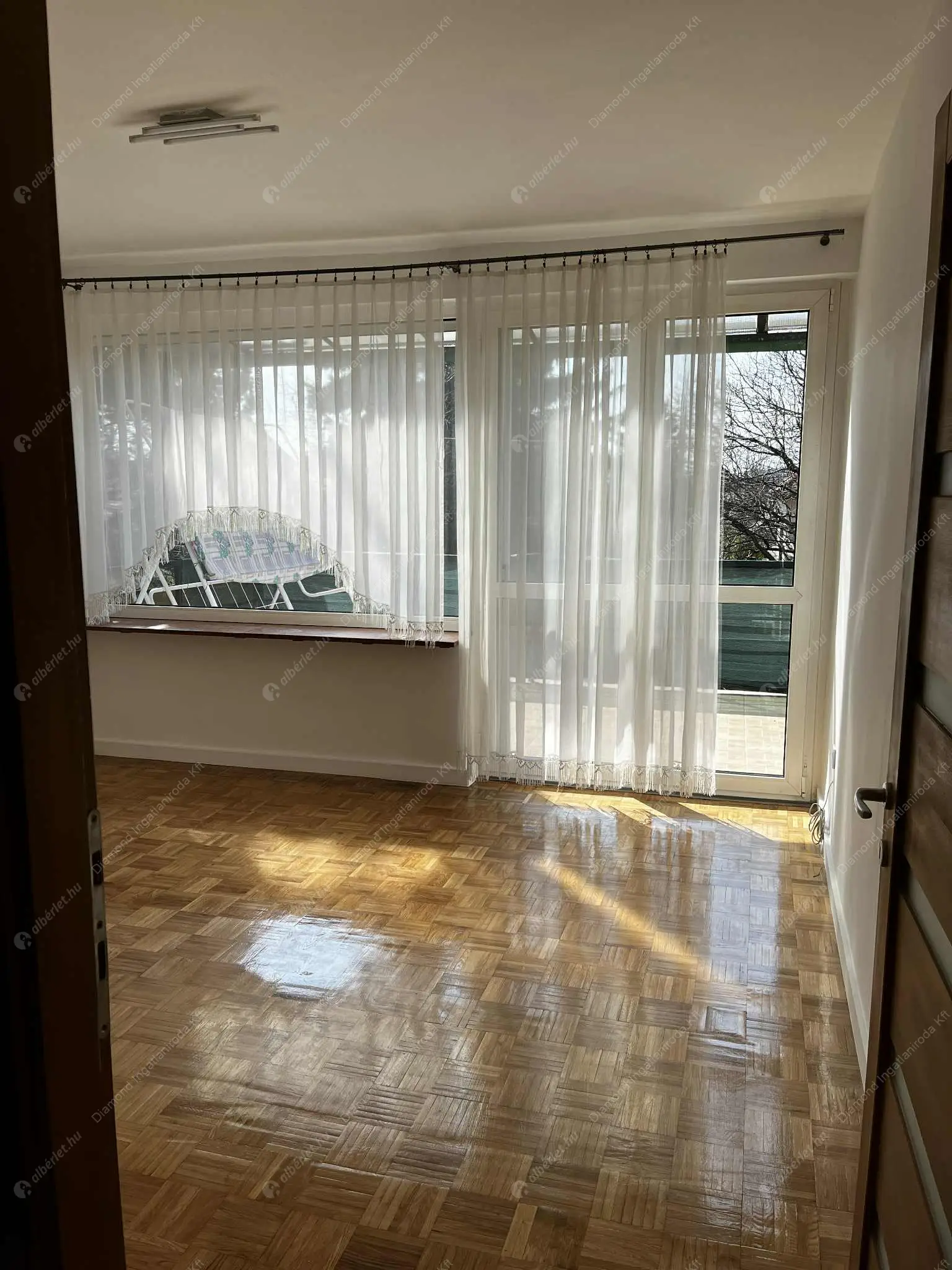 Kiadó albérlet 399000 Ft/hó áron: Budapest, XVI. kerület  Kossuth Lajos utca. Mérete: 90 nm, 4 szobás | Alberlet.hu - 6592760