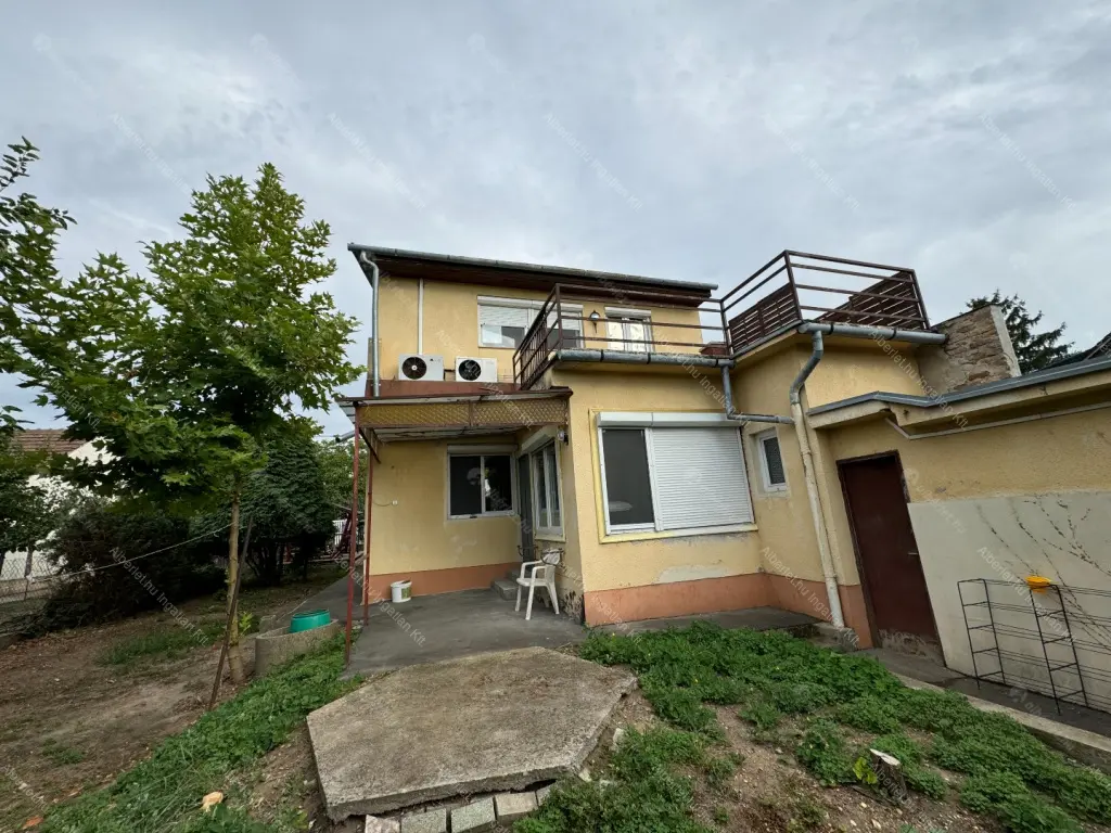 Kiadó albérlet 476000 Ft/hó áron: Budapest, XVI. kerület  Lapos köz. Mérete: 166 nm, 5 szobás | Alberlet.hu - 6697977