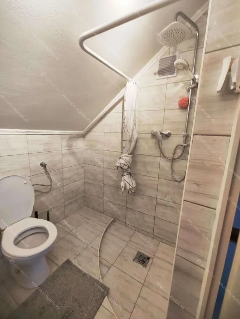 Kiadó albérlet 476000 Ft/hó áron: Budapest, XVI. kerület  Lapos köz. Mérete: 166 nm, 5 szobás | Alberlet.hu - 6697990