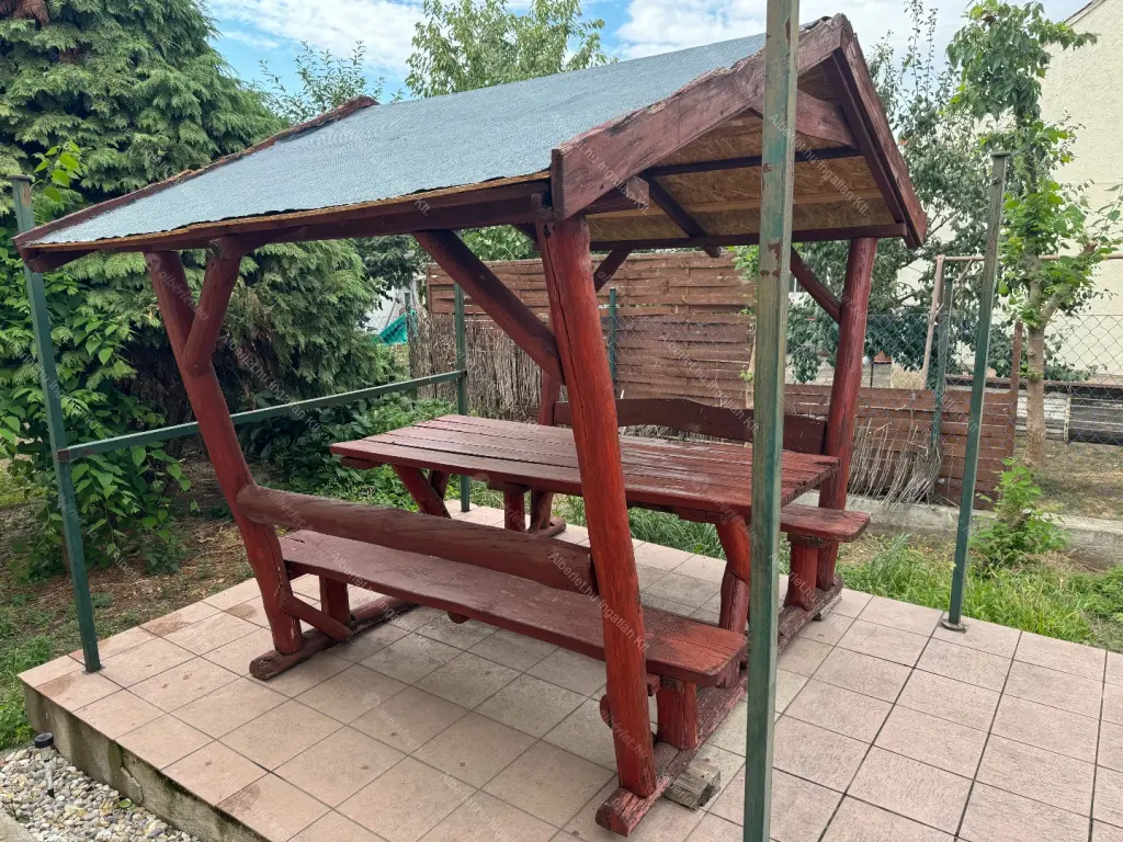 Kiadó albérlet 450000 Ft/hó áron: Budapest, XVI. kerület  Lapos köz. Mérete: 166 nm, 5 szobás | Alberlet.hu - 6706579