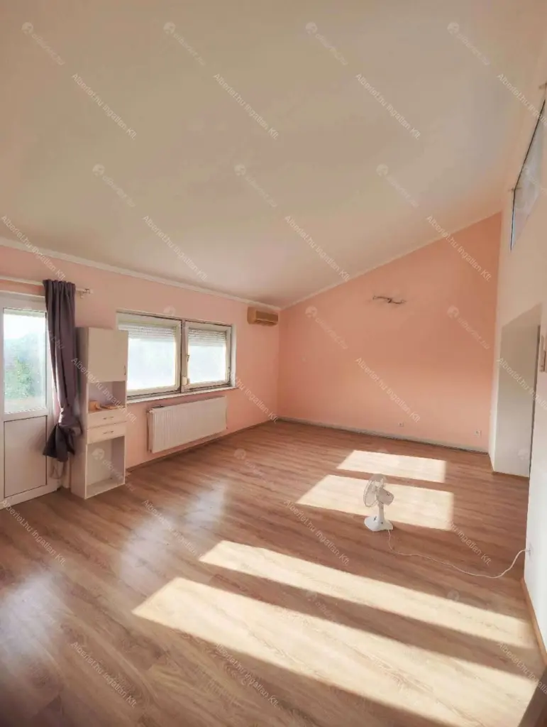 Kiadó albérlet 450000 Ft/hó áron: Budapest, XVI. kerület  Lapos köz. Mérete: 166 nm, 5 szobás | Alberlet.hu - 6706583