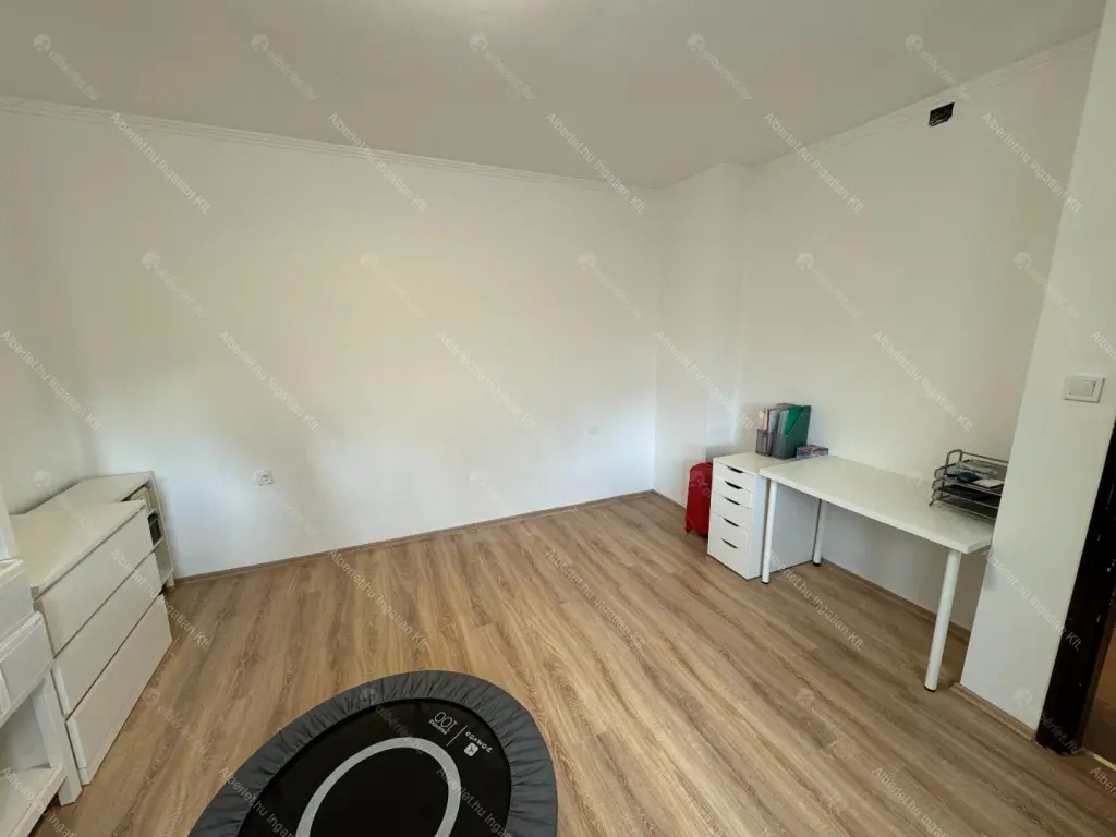 Kiadó albérlet 450000 Ft/hó áron: Budapest, XVI. kerület  Lapos köz. Mérete: 166 nm, 5 szobás | Alberlet.hu - 6706587