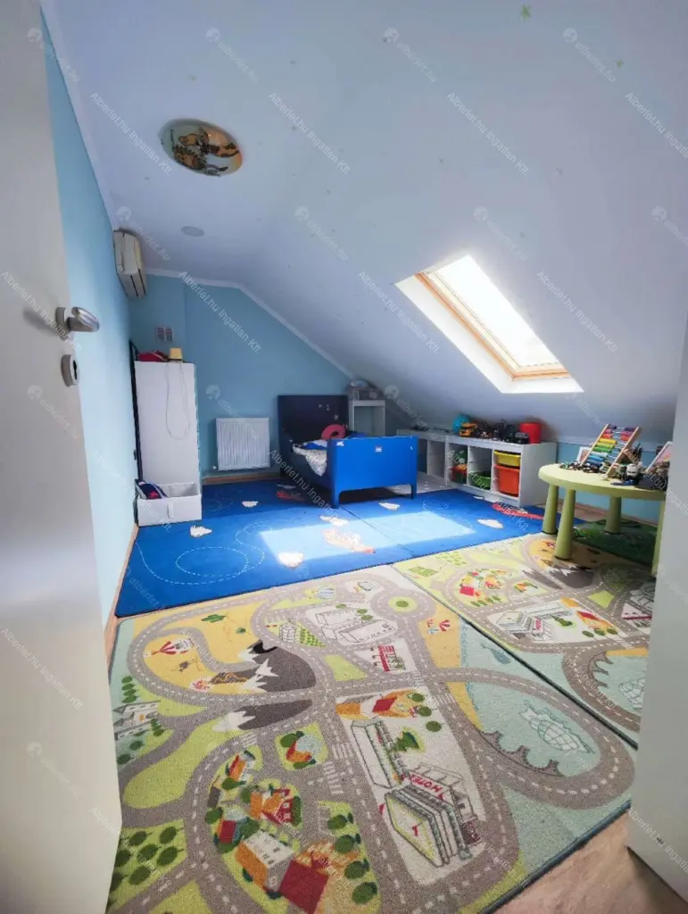 Kiadó albérlet 450000 Ft/hó áron: Budapest, XVI. kerület  Lapos köz. Mérete: 166 nm, 5 szobás | Alberlet.hu - 6706605