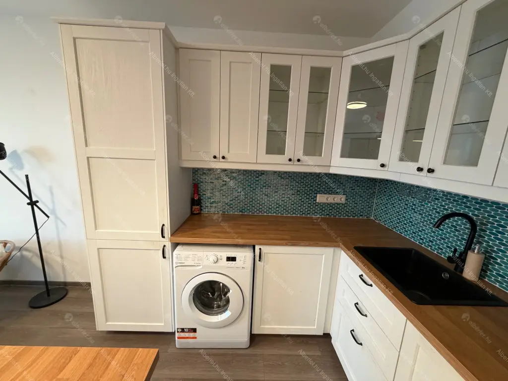 Kiadó albérlet 280000 Ft/hó áron: Budapest, XVI. kerület  Nyitra utca. Mérete: 46 nm, 2 szobás | Alberlet.hu - 6688522