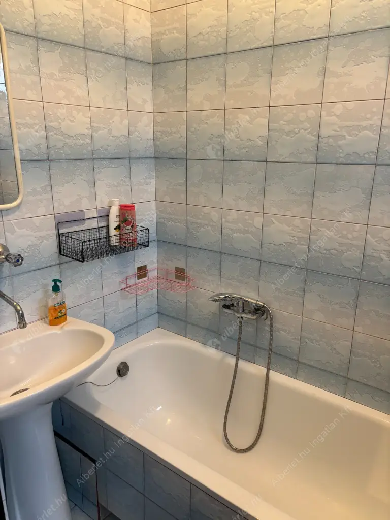 Kiadó albérlet 550000 Ft/hó áron: Budapest, XVI. kerület  Õrvezető utca. Mérete: 200 nm, 5 szobás | Alberlet.hu - 6571134