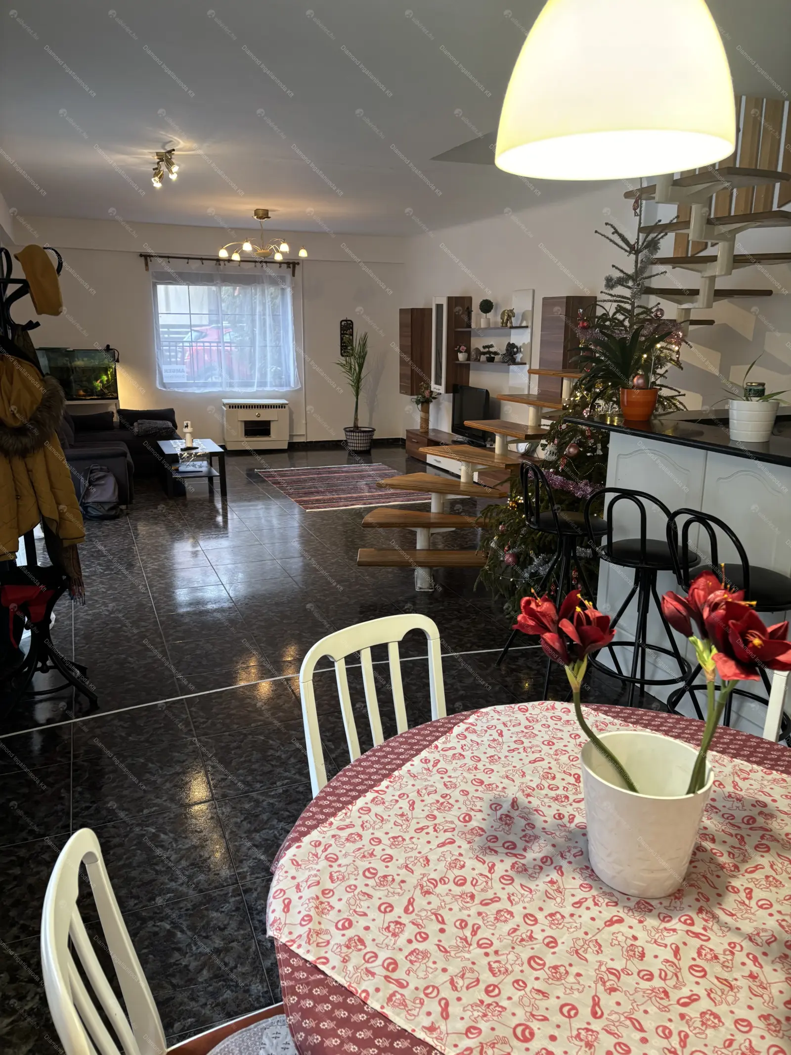 Kiadó albérlet 550000 Ft/hó áron: Budapest, XVI. kerület  Õrvezető utca. Mérete: 200 nm, 5 szobás | Alberlet.hu - 6643150