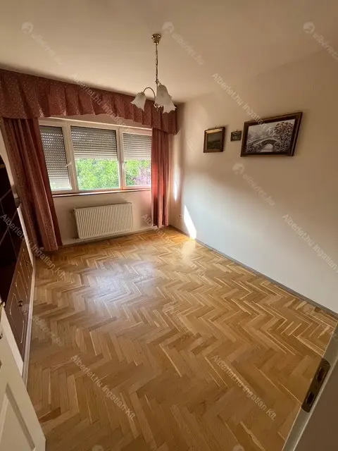Kiadó albérlet 650000 Ft/hó áron: Budapest, XVI. kerület  Petőfi utca. Mérete: 160 nm, 4 szobás | Alberlet.hu - 6795774