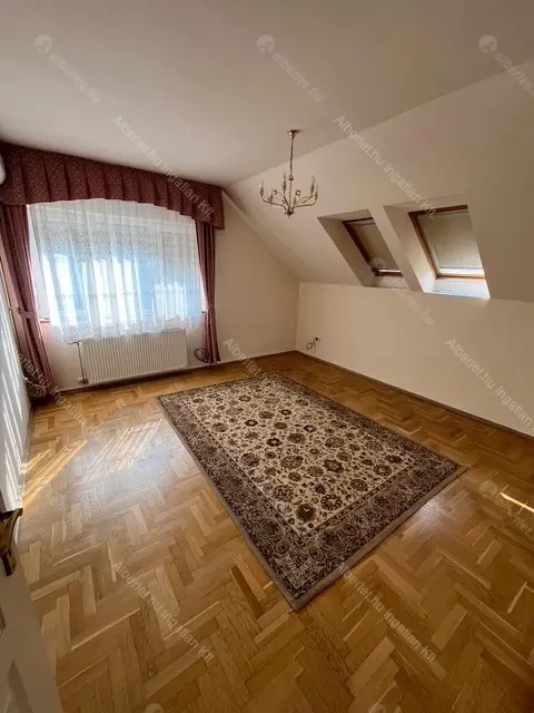 Kiadó albérlet 650000 Ft/hó áron: Budapest, XVI. kerület  Petőfi utca. Mérete: 160 nm, 4 szobás | Alberlet.hu - 6795775