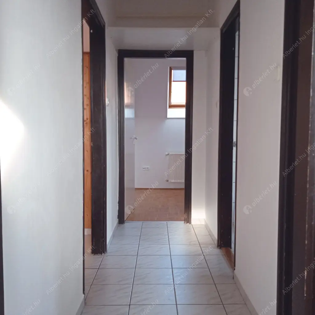Kiadó albérlet 240000 Ft/hó áron: Budapest, XVI. kerület  Rákosi út. Mérete: 67 nm, 3 szobás | Alberlet.hu - 6614266