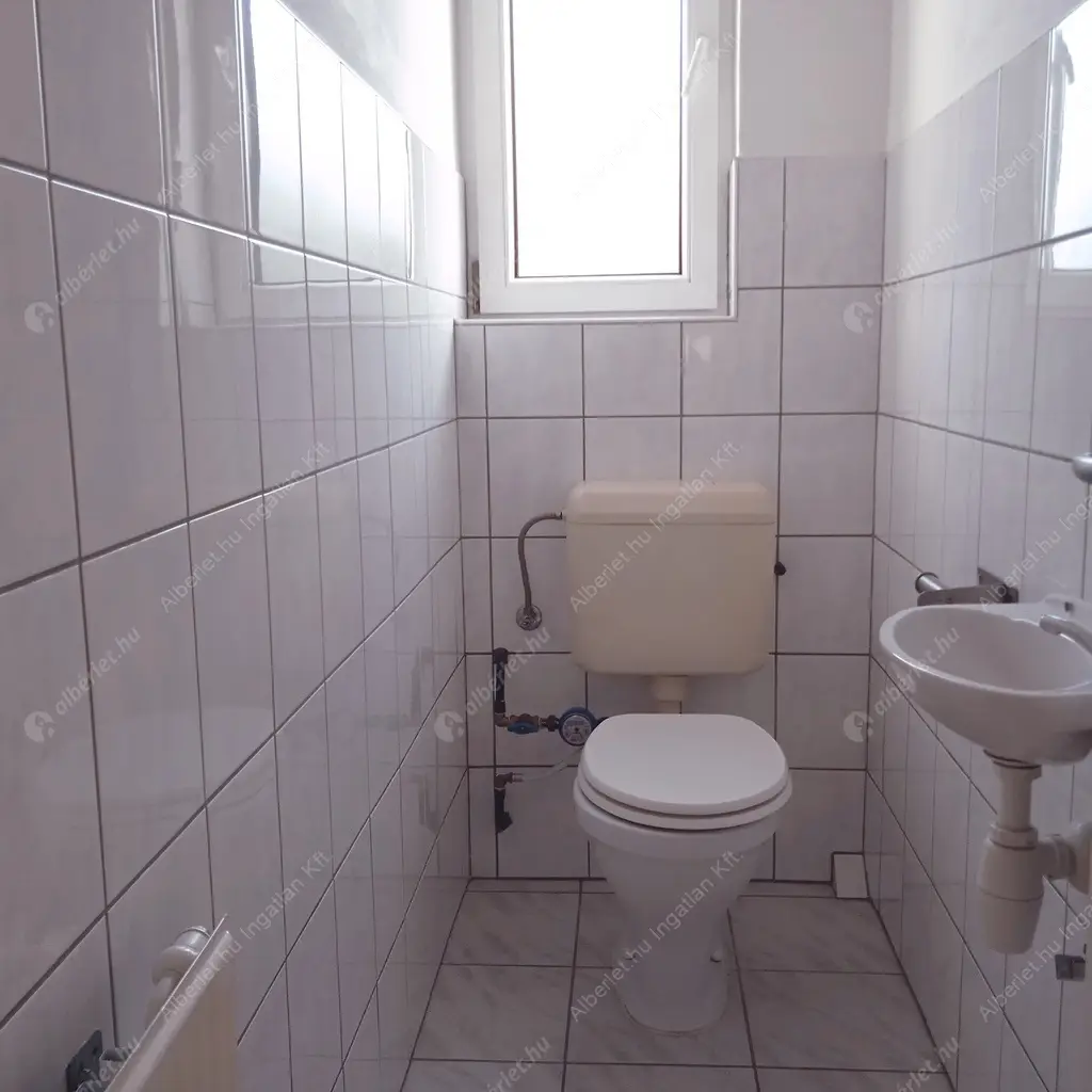 Kiadó albérlet 240000 Ft/hó áron: Budapest, XVI. kerület  Rákosi út. Mérete: 67 nm, 3 szobás | Alberlet.hu - 6614284