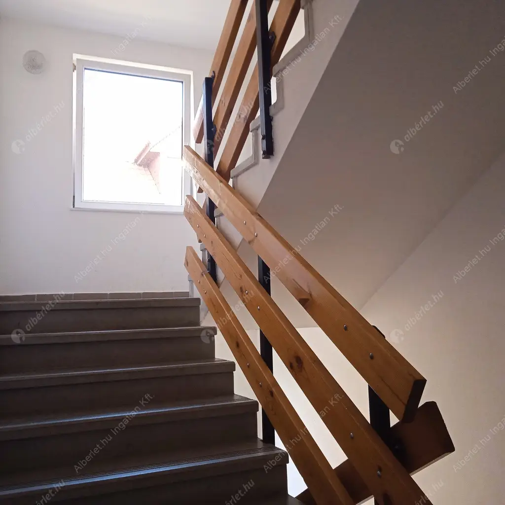 Kiadó albérlet 240000 Ft/hó áron: Budapest, XVI. kerület  Rákosi út. Mérete: 67 nm, 3 szobás | Alberlet.hu - 6614285