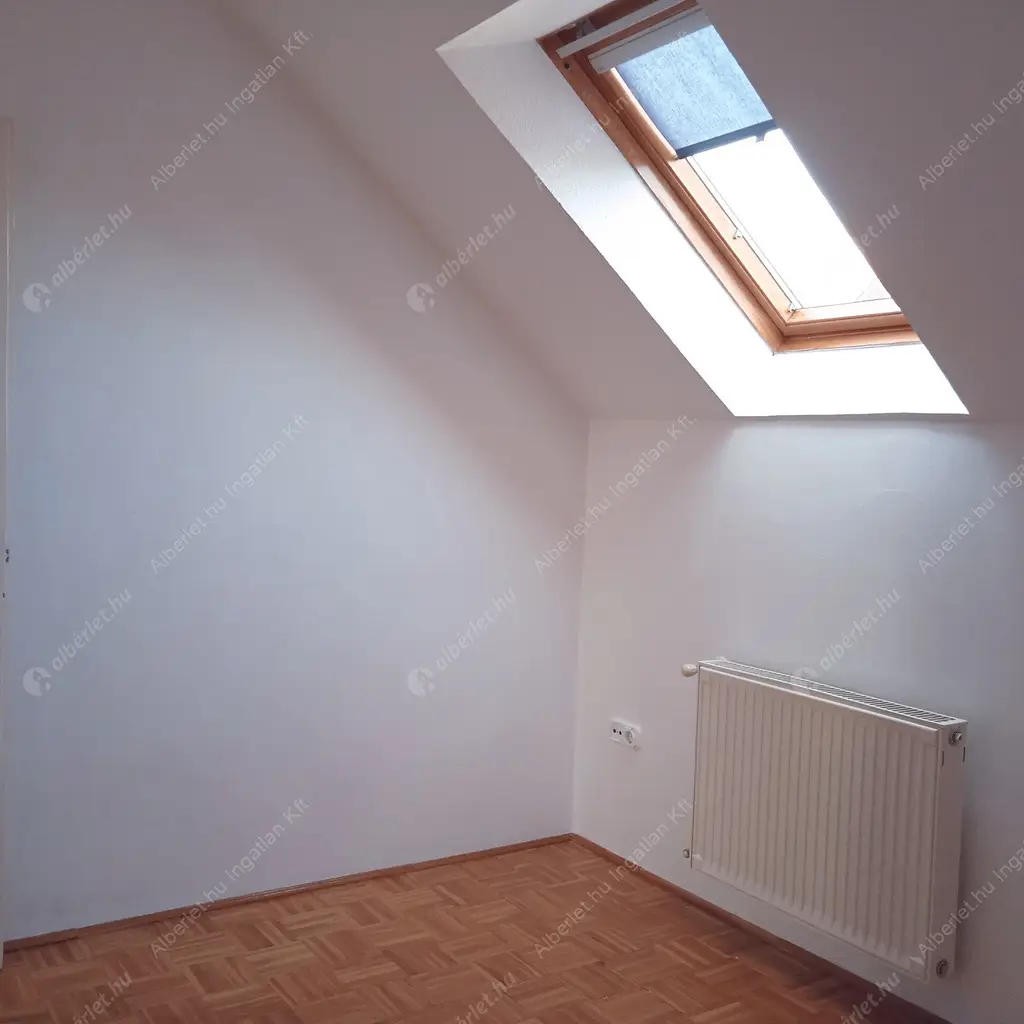 Kiadó albérlet 240000 Ft/hó áron: Budapest, XVI. kerület  Rákosi út. Mérete: 67 nm, 3 szobás | Alberlet.hu - 6618838