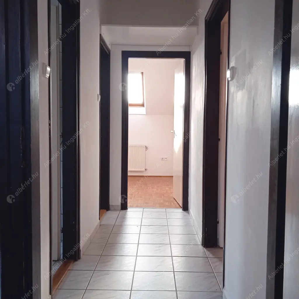 Kiadó albérlet 240000 Ft/hó áron: Budapest, XVI. kerület  Rákosi út. Mérete: 67 nm, 3 szobás | Alberlet.hu - 6618839