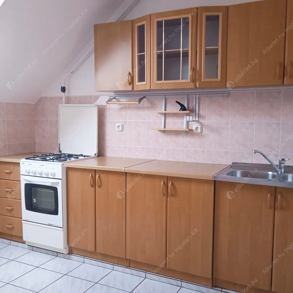 Kiadó albérlet 240000 Ft/hó áron: Budapest, XVI. kerület  Rákosi út. Mérete: 67 nm, 3 szobás | Alberlet.hu - 6618846
