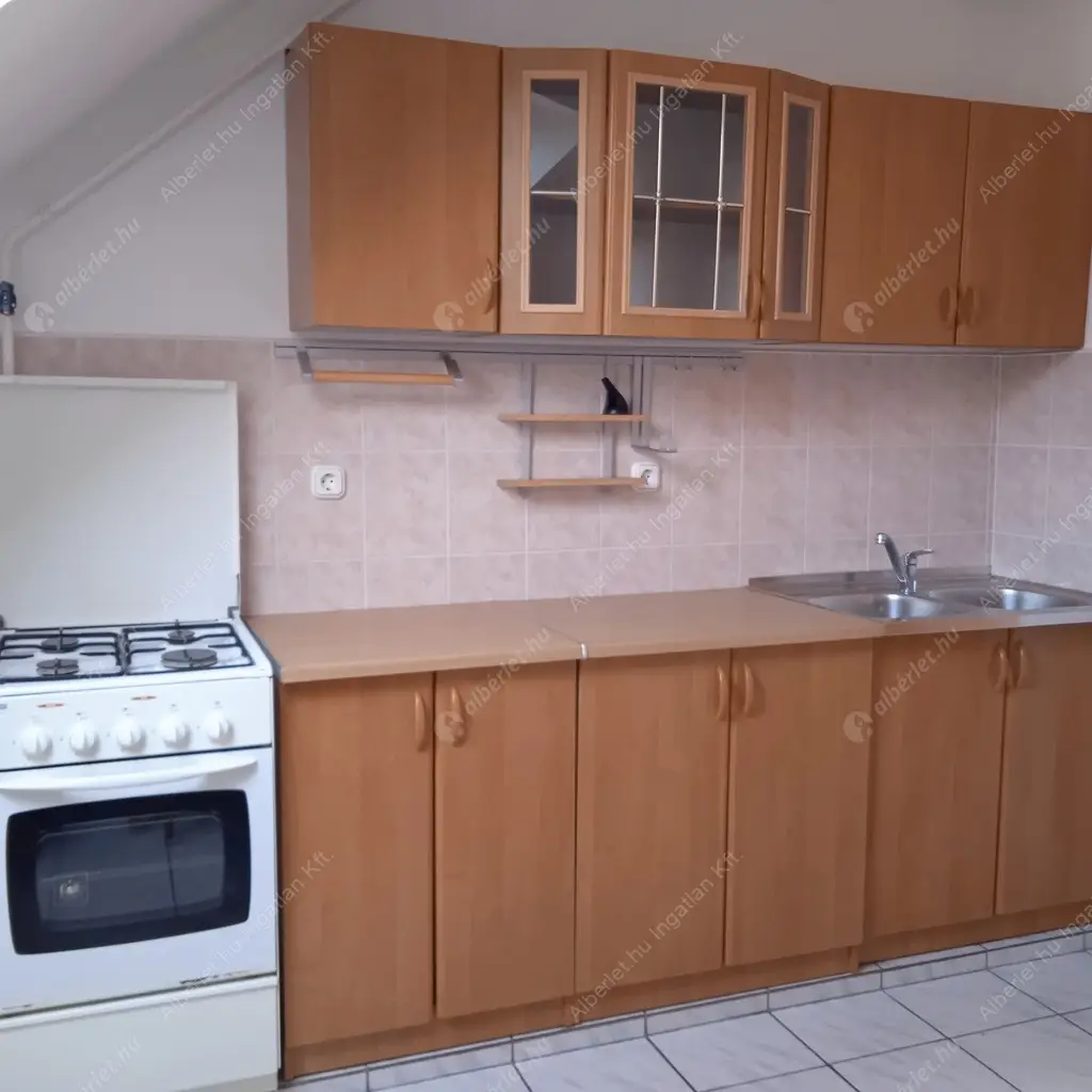 Kiadó albérlet 240000 Ft/hó áron: Budapest, XVI. kerület  Rákosi út. Mérete: 67 nm, 3 szobás | Alberlet.hu - 6618847