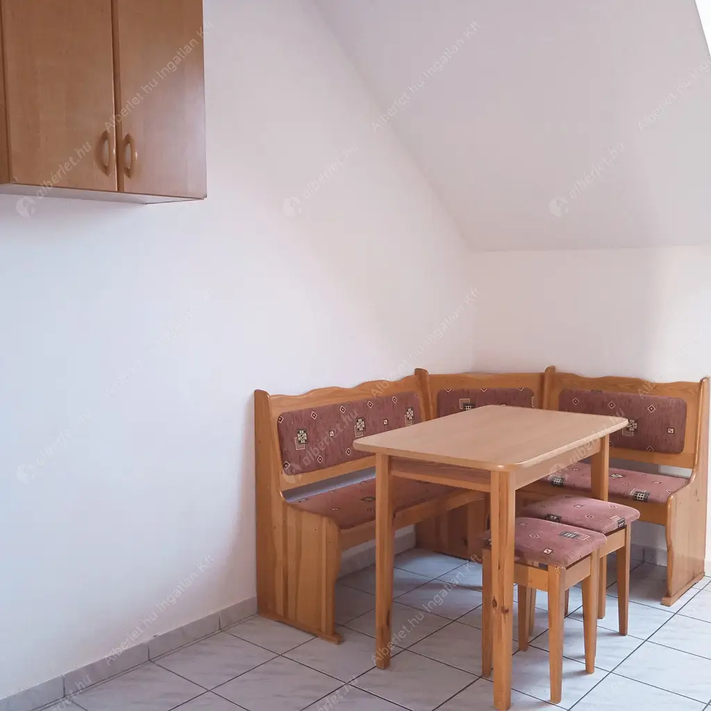 Kiadó albérlet 240000 Ft/hó áron: Budapest, XVI. kerület  Rákosi út. Mérete: 67 nm, 3 szobás | Alberlet.hu - 6618848