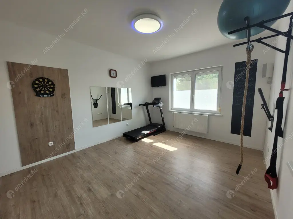 Kiadó albérlet 1500000 Ft/hó áron: Budapest, XVII. kerület  540. utca. Mérete: 220 nm, 8 szobás | Alberlet.hu - 6616057