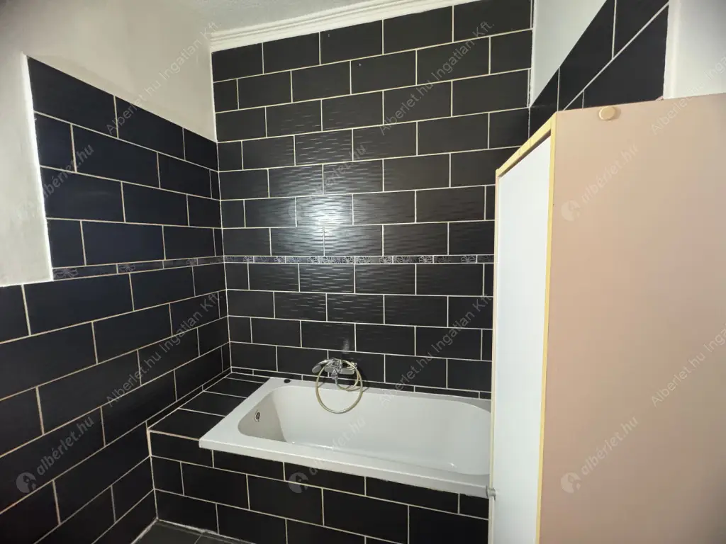 Kiadó albérlet 250000 Ft/hó áron: Budapest, XVII. kerület  Ecsedháza utca. Mérete: 100 nm, 3 szobás | Alberlet.hu - 6603620