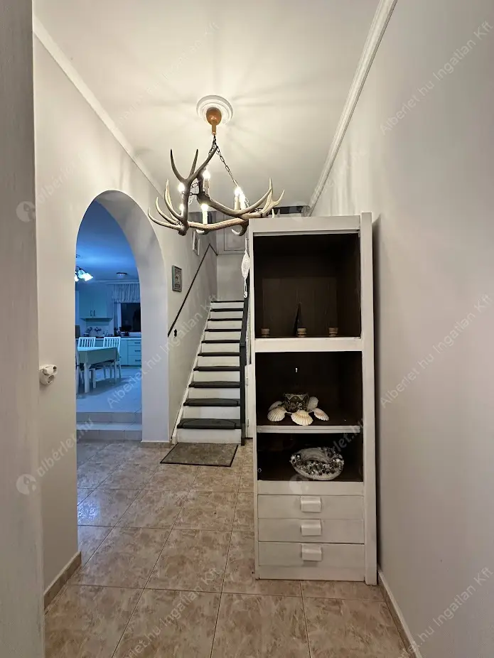 Kiadó albérlet 390000 Ft/hó áron: Budapest, XVII. kerület  Kálnok utca. Mérete: 200 nm, 4 szobás | Alberlet.hu - 6578347