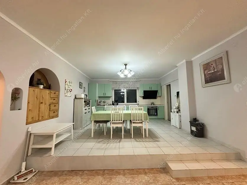 Kiadó albérlet 390000 Ft/hó áron: Budapest, XVII. kerület  Kálnok utca. Mérete: 200 nm, 4 szobás | Alberlet.hu - 6578348