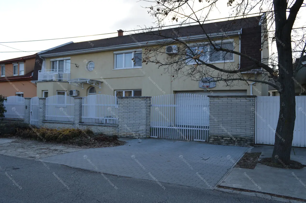 Kiadó albérlet 650000 Ft/hó áron: Budapest, XVIII. kerület  Bókay Árpád utca. Mérete: 280 nm, 8 szobás | Alberlet.hu - 4679930