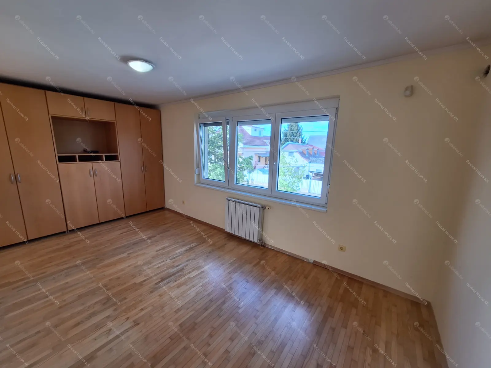 Kiadó albérlet 650000 Ft/hó áron: Budapest, XVIII. kerület  Bókay Árpád utca. Mérete: 280 nm, 8 szobás | Alberlet.hu - 6705654