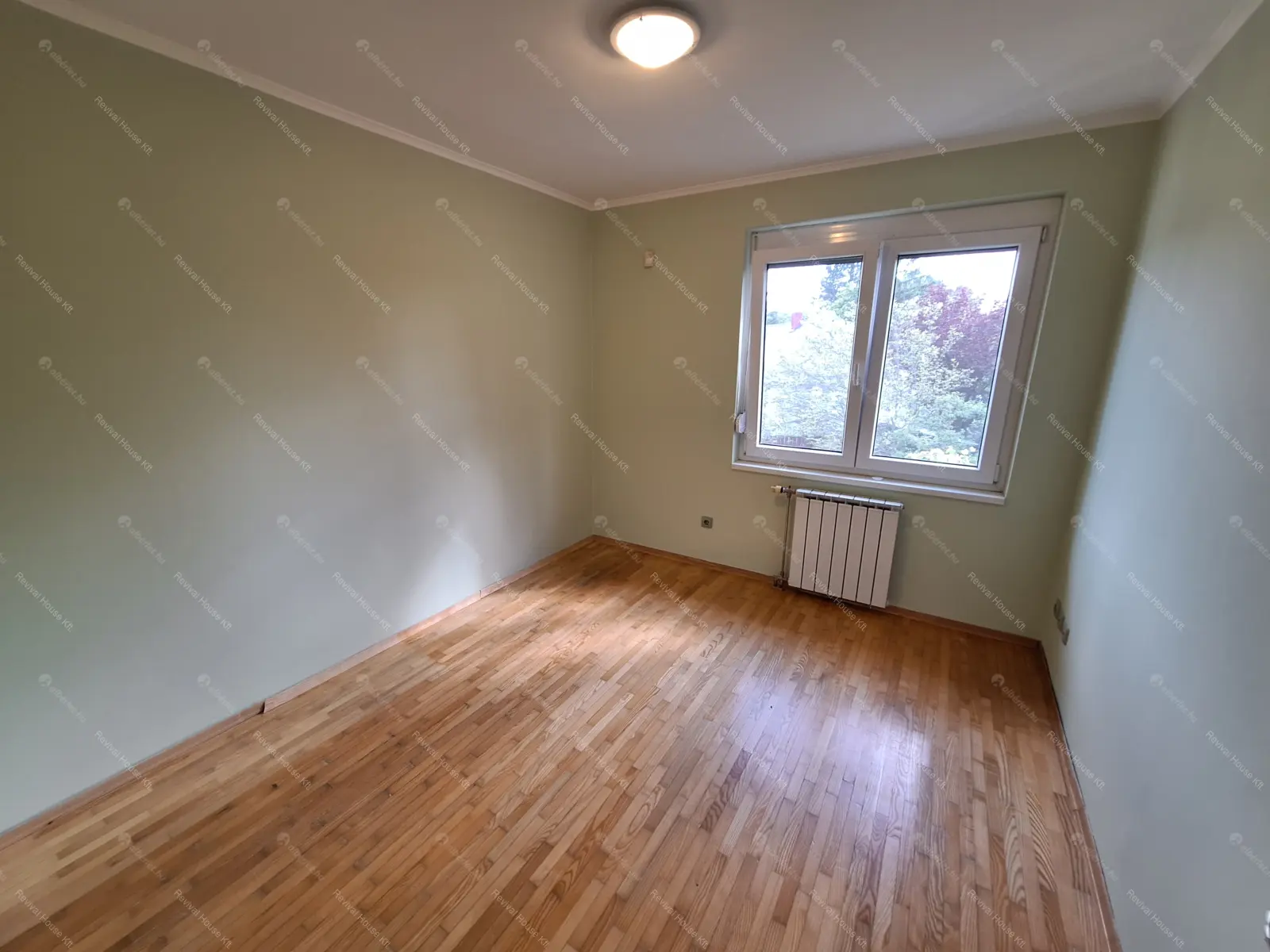 Kiadó albérlet 650000 Ft/hó áron: Budapest, XVIII. kerület  Bókay Árpád utca. Mérete: 280 nm, 8 szobás | Alberlet.hu - 6705661