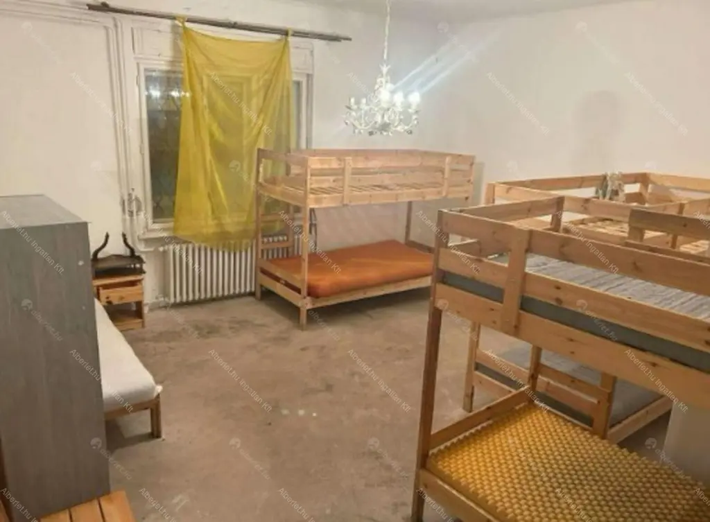 Kiadó albérlet 900000 Ft/hó áron: Budapest, XVIII. kerület  Gyömrői út. Mérete: 150 nm, 6 szobás | Alberlet.hu - 6654470