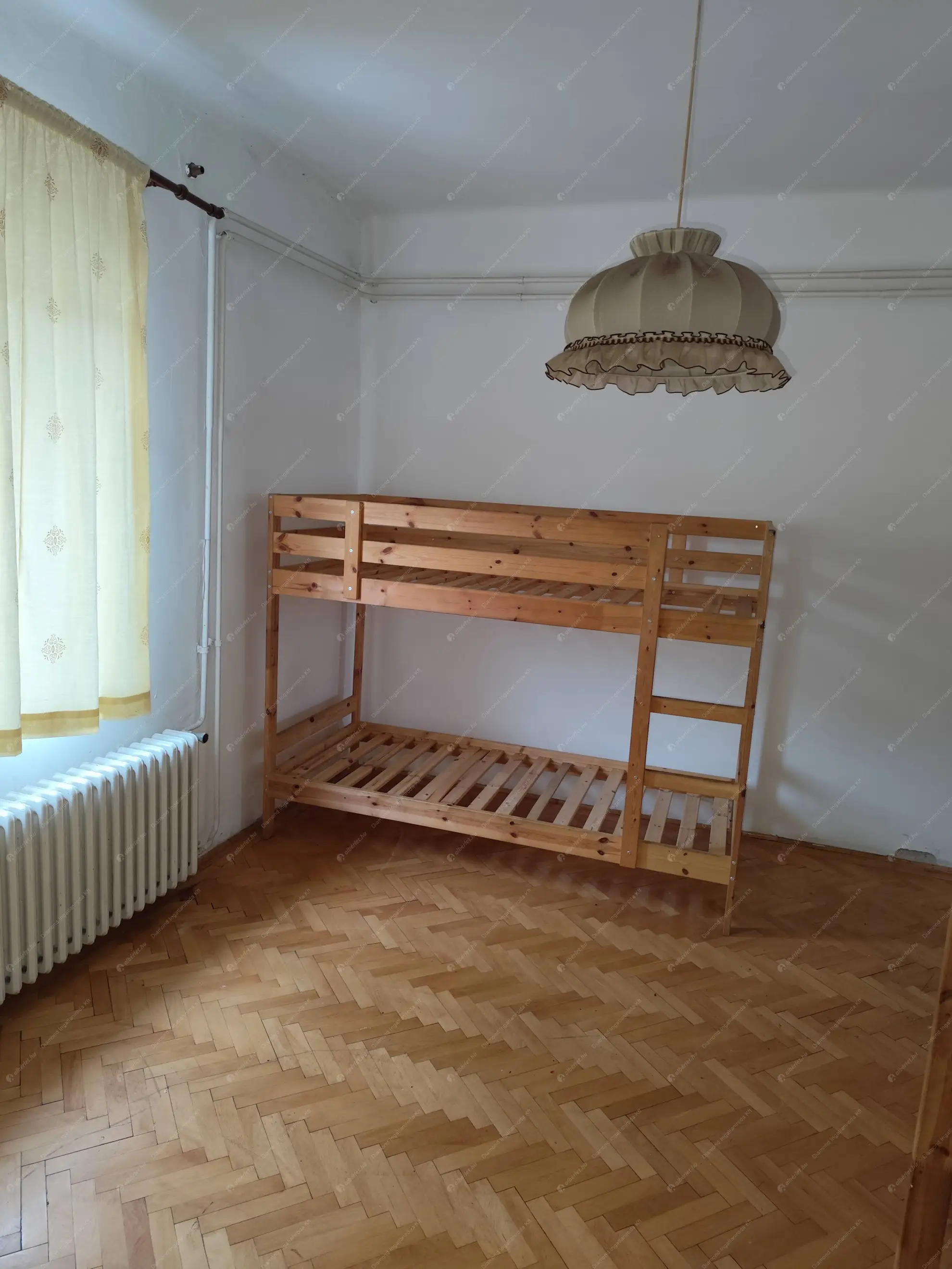 Kiadó albérlet 800000 Ft/hó áron: Budapest, XVIII. kerület  Õrs utca. Mérete: 150 nm, 6 szobás | Alberlet.hu - 6612632