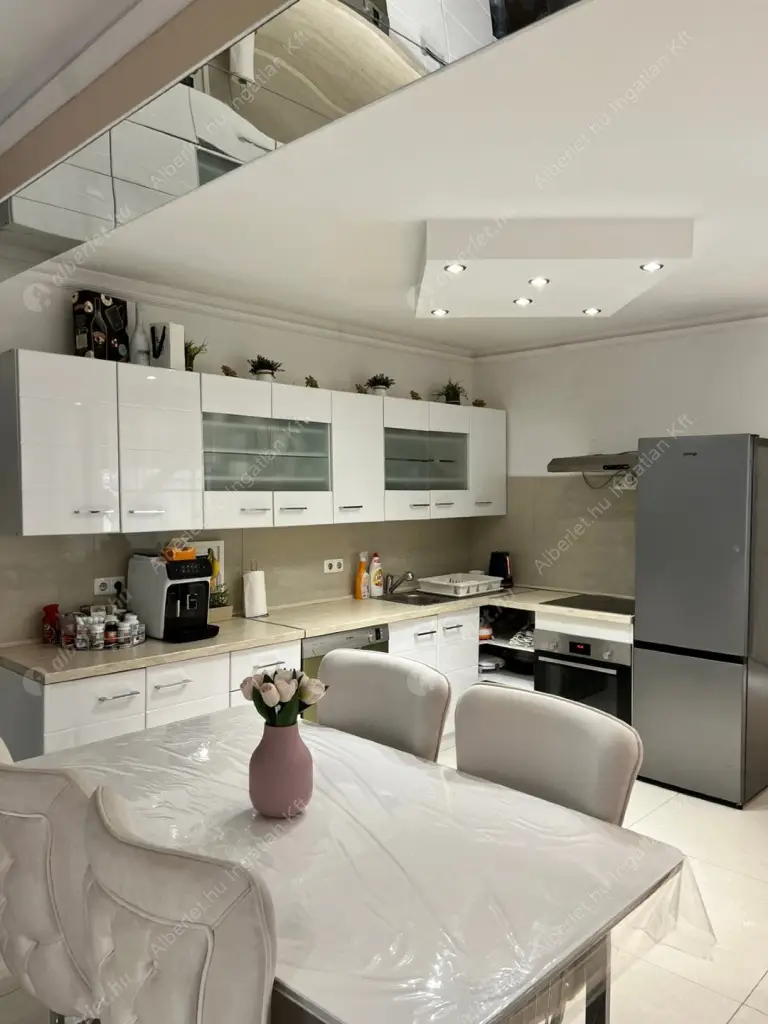 Kiadó albérlet 380000 Ft/hó áron: Budapest, XVIII. kerület  Üllői  út . Mérete: 80 nm, 3 szobás | Alberlet.hu - 6585642