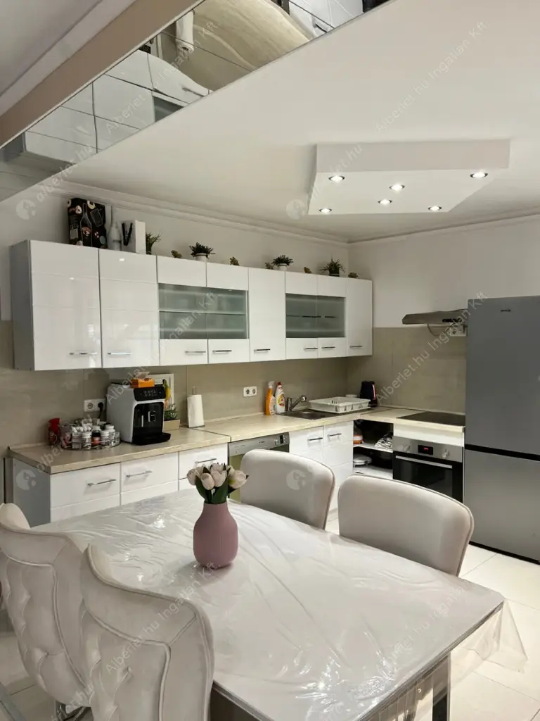 Kiadó albérlet 380000 Ft/hó áron: Budapest, XVIII. kerület  Üllői  út . Mérete: 80 nm, 3 szobás | Alberlet.hu - 6585645