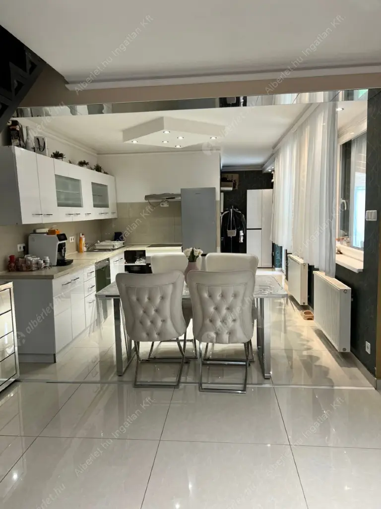 Kiadó albérlet 380000 Ft/hó áron: Budapest, XVIII. kerület  Üllői  út . Mérete: 80 nm, 3 szobás | Alberlet.hu - 6595293