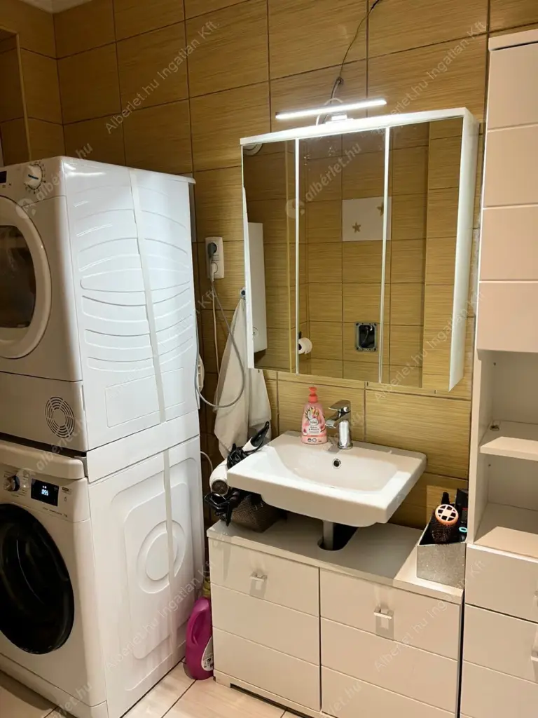 Kiadó albérlet 380000 Ft/hó áron: Budapest, XVIII. kerület  Üllői  út . Mérete: 80 nm, 3 szobás | Alberlet.hu - 6595298