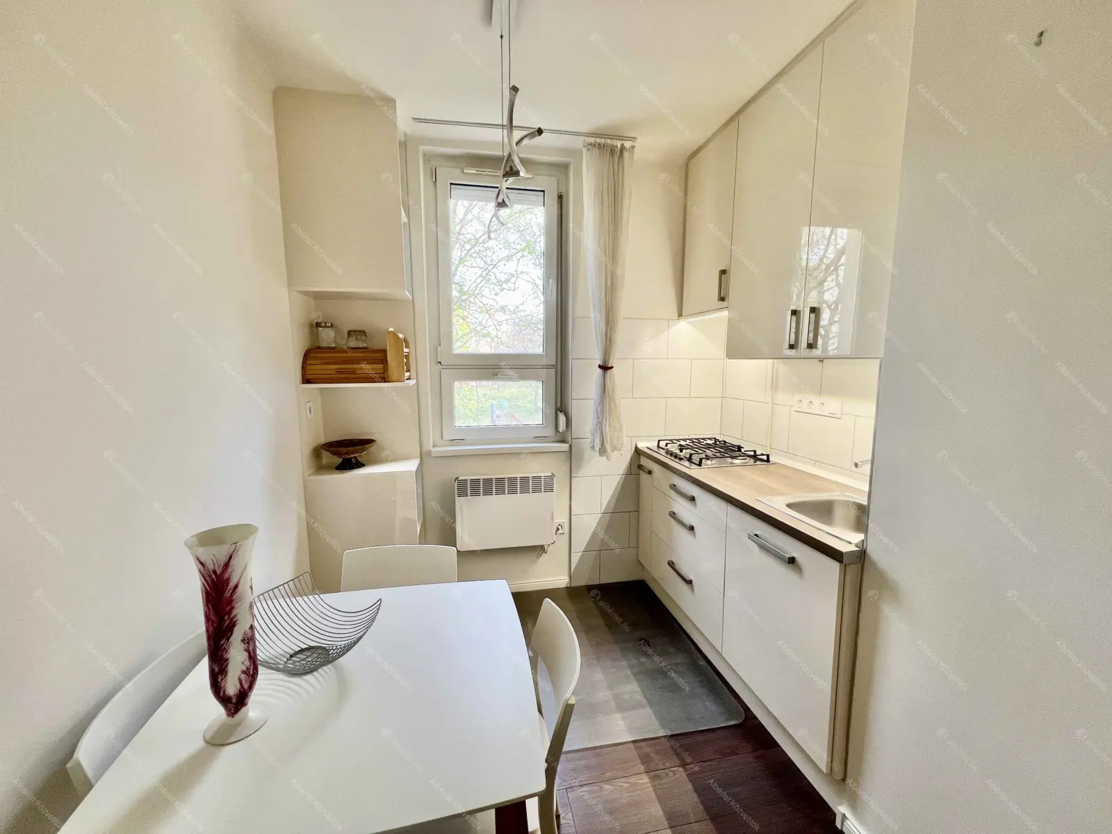 Kiadó albérlet 215000 Ft/hó áron: Budapest, XVIII. kerület  Vikár Béla utca. Mérete: 52 nm, 2 szobás | Alberlet.hu - 6678909