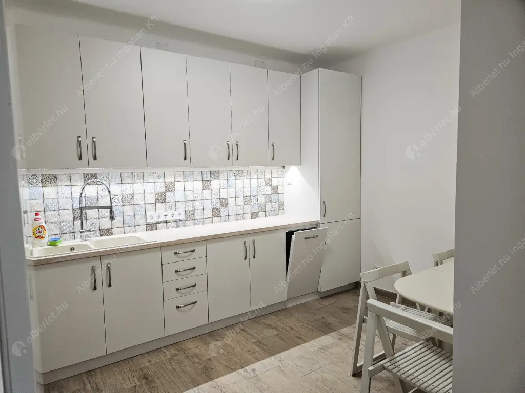 Kiadó albérlet 260000 Ft/hó áron: Budapest, XVIII. kerület  Zsolt utca. Mérete: 50 nm, 1 szobás | Alberlet.hu - 6628442