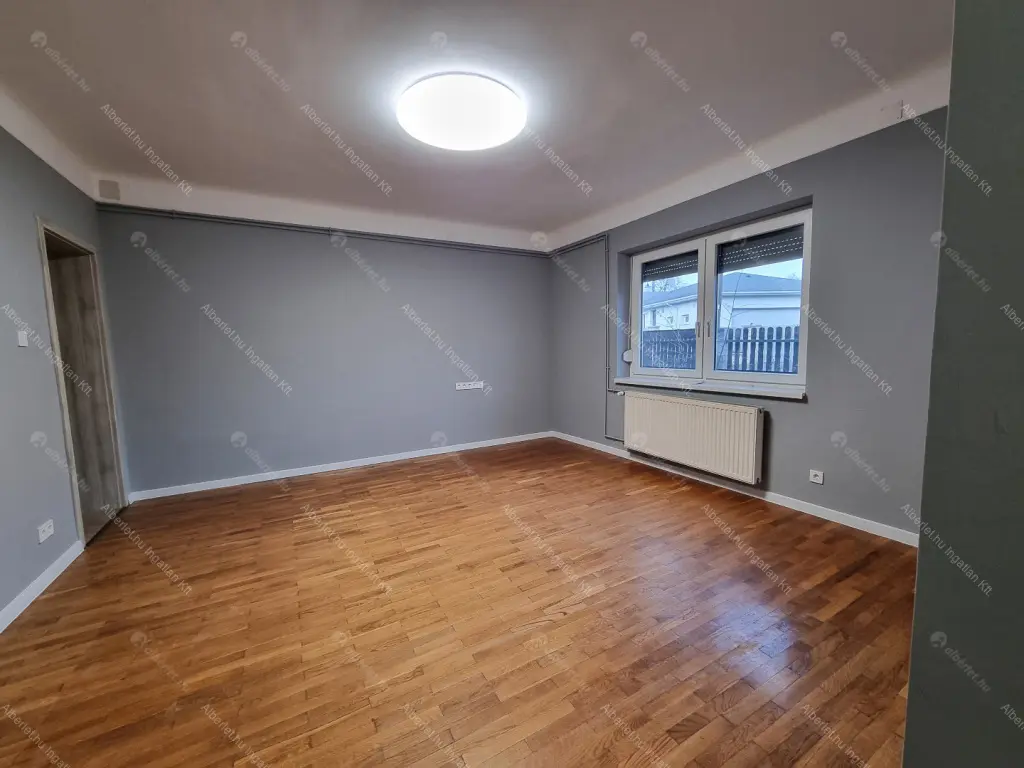 Kiadó albérlet 260000 Ft/hó áron: Budapest, XVIII. kerület  Zsolt utca. Mérete: 50 nm, 1 szobás | Alberlet.hu - 6682736