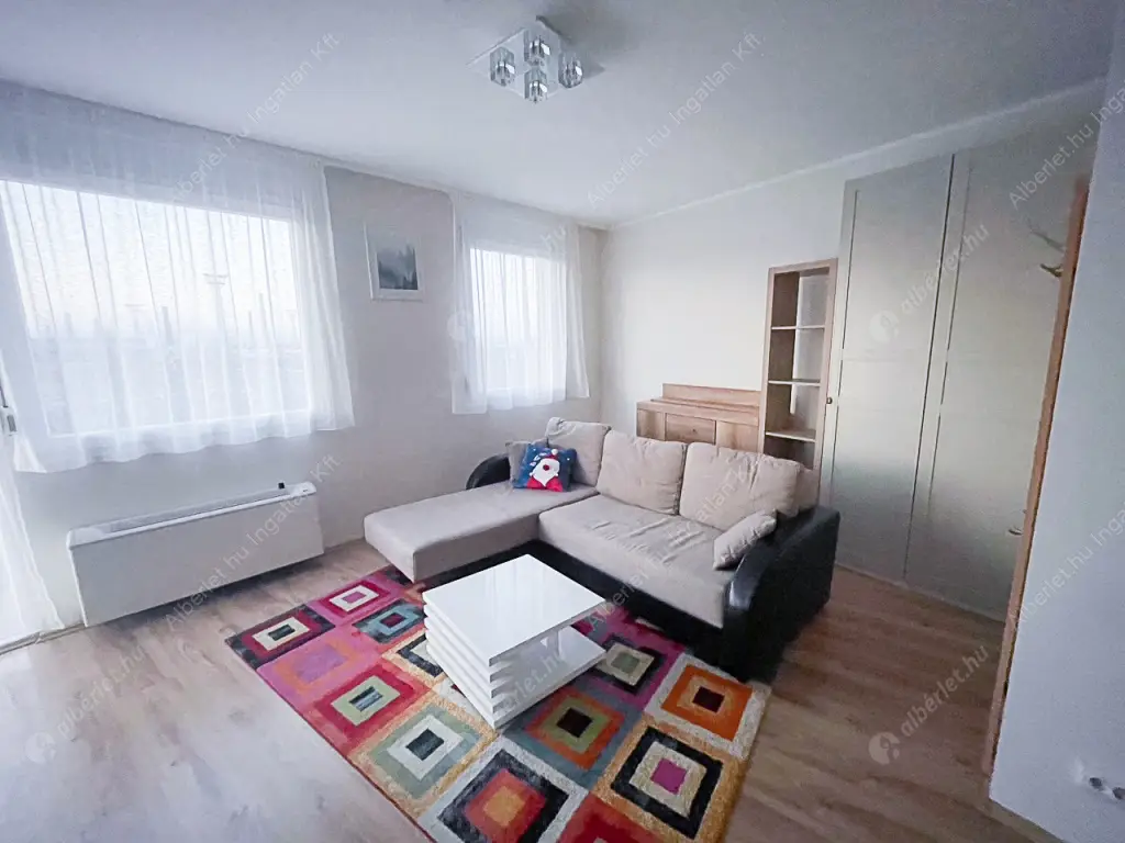 Kiadó albérlet 240000 Ft/hó áron: Budapest, XXI. kerület  II. Rákóczi Ferenc út. Mérete: 46 nm, 2 szobás | Alberlet.hu - 6618902