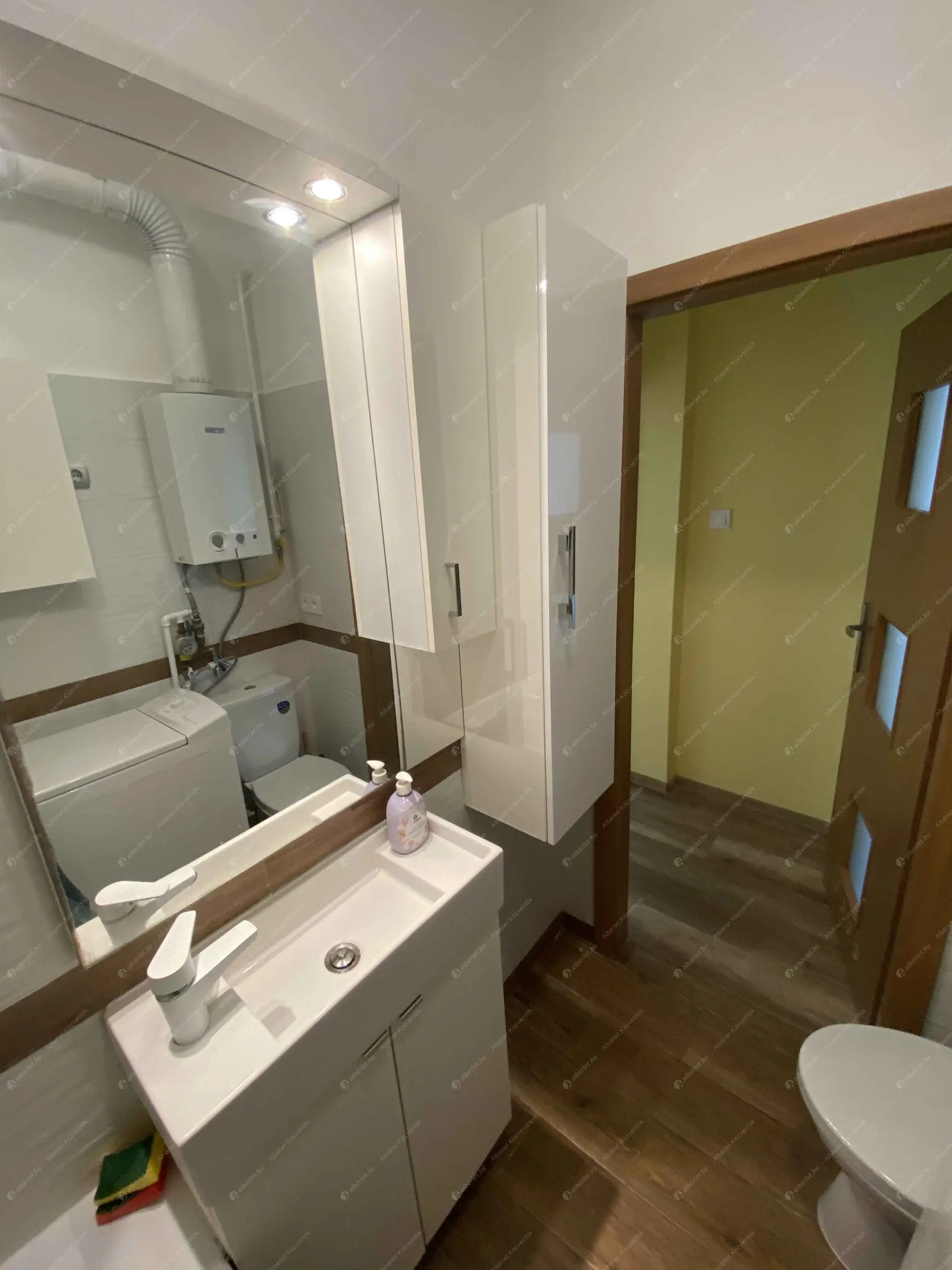 Kiadó albérlet 190000 Ft/hó áron: Budapest, XXI. kerület  Katona József utca. Mérete: 47 nm, 2 szobás | Alberlet.hu - 6562897