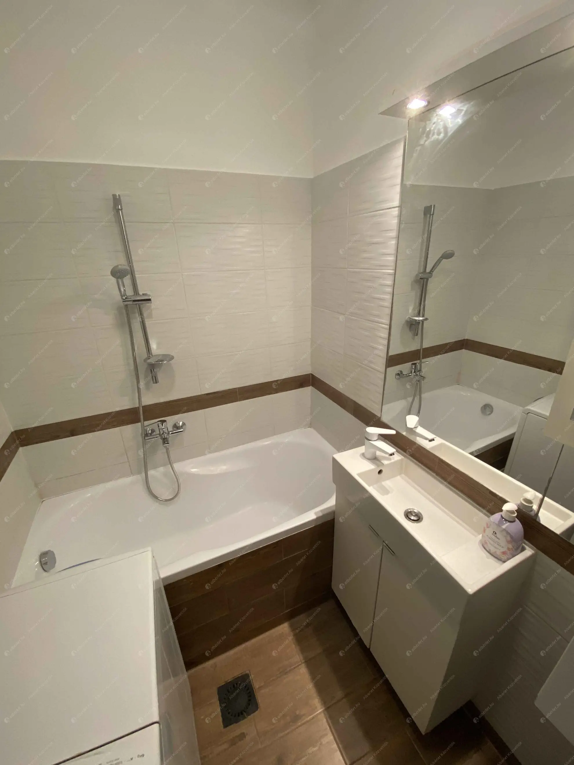 Kiadó albérlet 190000 Ft/hó áron: Budapest, XXI. kerület  Katona József utca. Mérete: 47 nm, 2 szobás | Alberlet.hu - 6562898