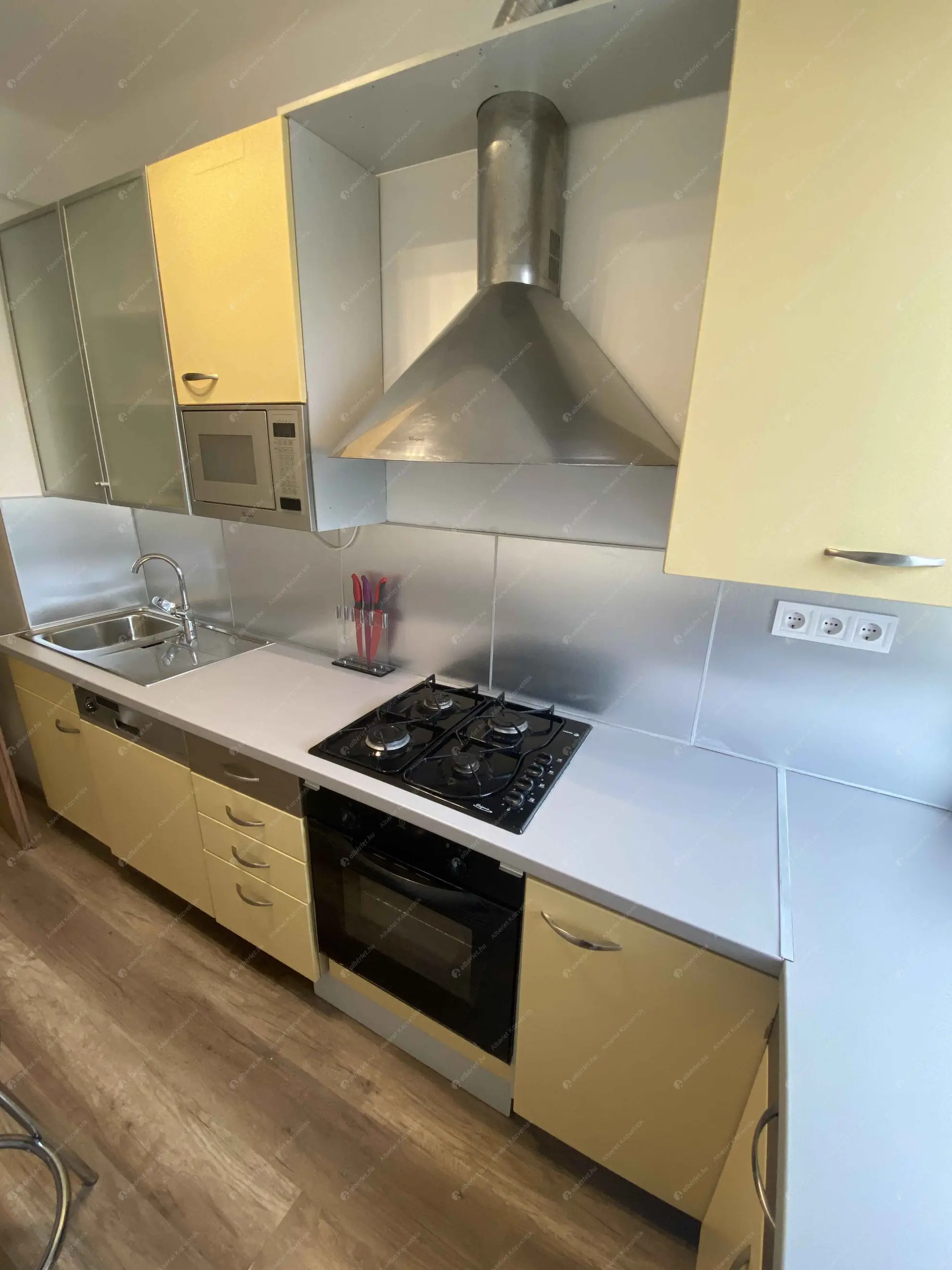 Kiadó albérlet 190000 Ft/hó áron: Budapest, XXI. kerület  Katona József utca. Mérete: 47 nm, 2 szobás | Alberlet.hu - 6562909