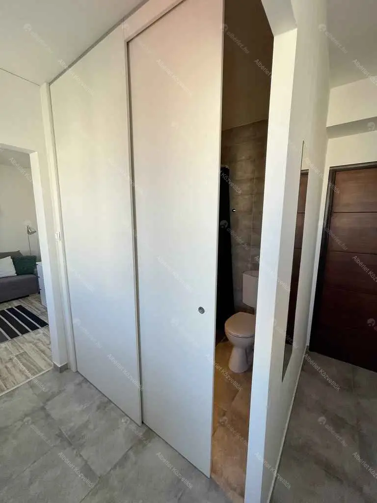 Kiadó albérlet 140000 Ft/hó áron: Budapest, XXI. kerület  Kossuth Lajos utca. Mérete: 25 nm, 1 szobás | Alberlet.hu - 5505045