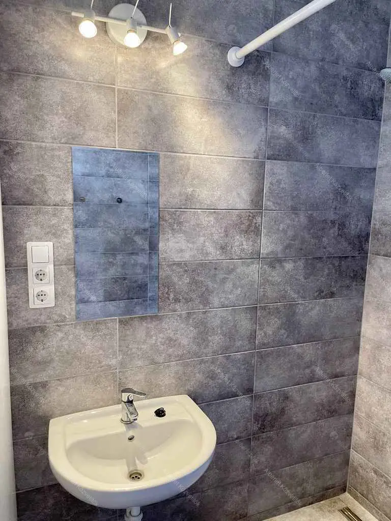 Kiadó albérlet 140000 Ft/hó áron: Budapest, XXI. kerület  Kossuth Lajos utca. Mérete: 25 nm, 1 szobás | Alberlet.hu - 5505046