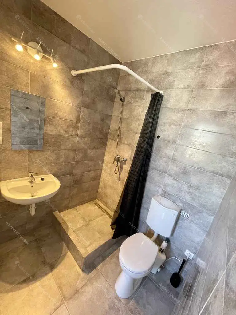 Kiadó albérlet 140000 Ft/hó áron: Budapest, XXI. kerület  Kossuth Lajos utca. Mérete: 25 nm, 1 szobás | Alberlet.hu - 5505047