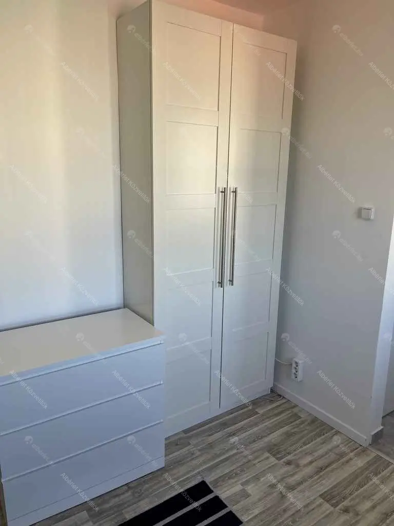 Kiadó albérlet 140000 Ft/hó áron: Budapest, XXI. kerület  Kossuth Lajos utca. Mérete: 25 nm, 1 szobás | Alberlet.hu - 5505050