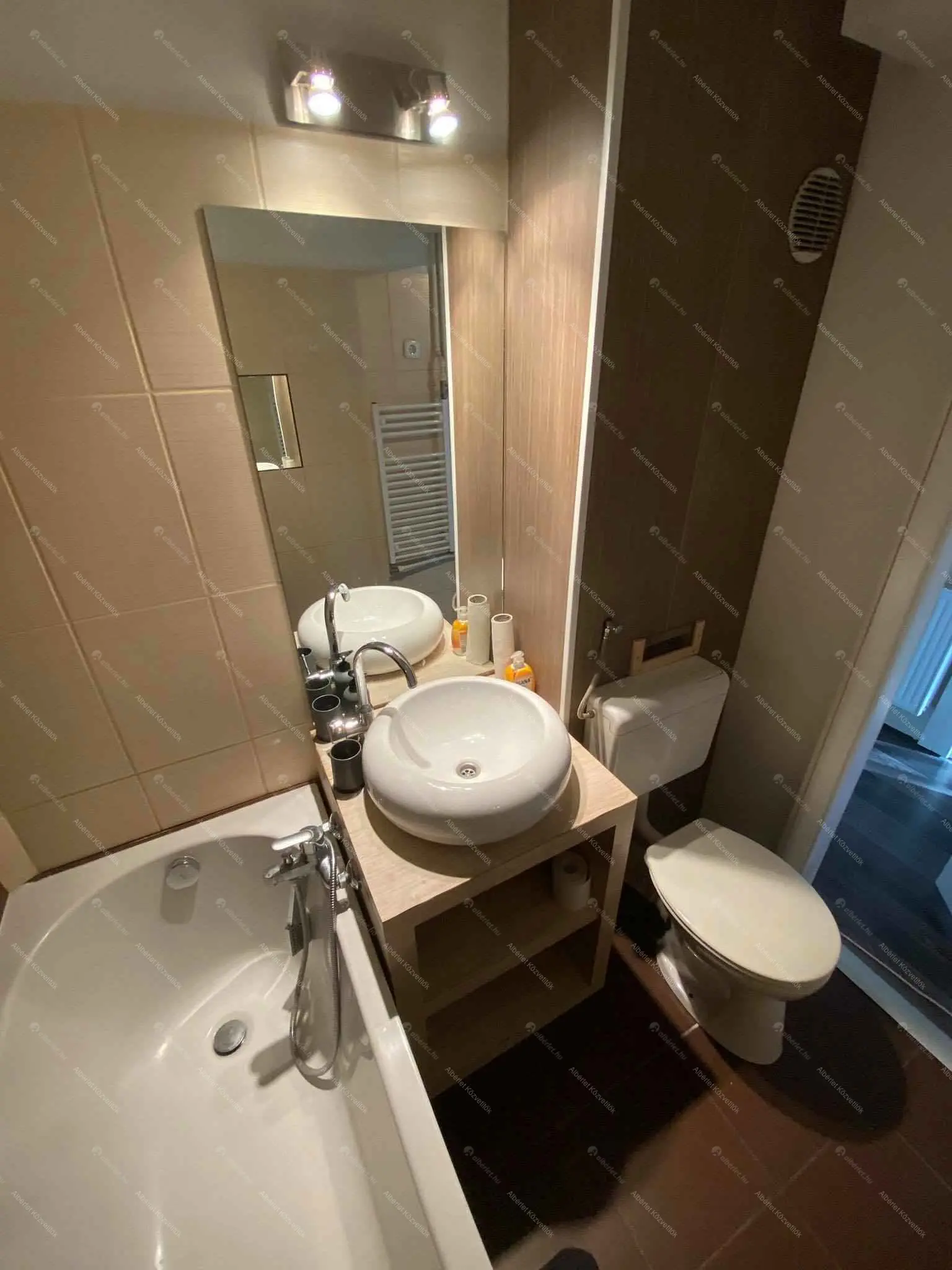 Kiadó albérlet 180000 Ft/hó áron: Budapest, XXI. kerület  Kossuth Lajos utca. Mérete: 34 nm, 1 szobás | Alberlet.hu - 6703205