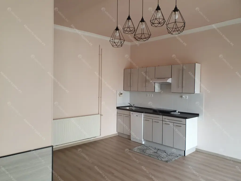 Kiadó albérlet 180000 Ft/hó áron: Budapest, XXI. kerület  Kossuth Lajos utca. Mérete: 36 nm, 1 szobás | Alberlet.hu - 6654254