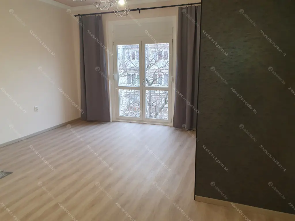 Kiadó albérlet 180000 Ft/hó áron: Budapest, XXI. kerület  Kossuth Lajos utca. Mérete: 36 nm, 1 szobás | Alberlet.hu - 6654259